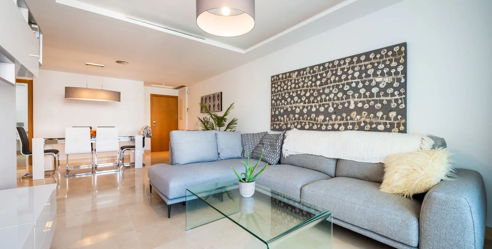 Sale of middle floor apartment in San Pedro de Alcántara 6