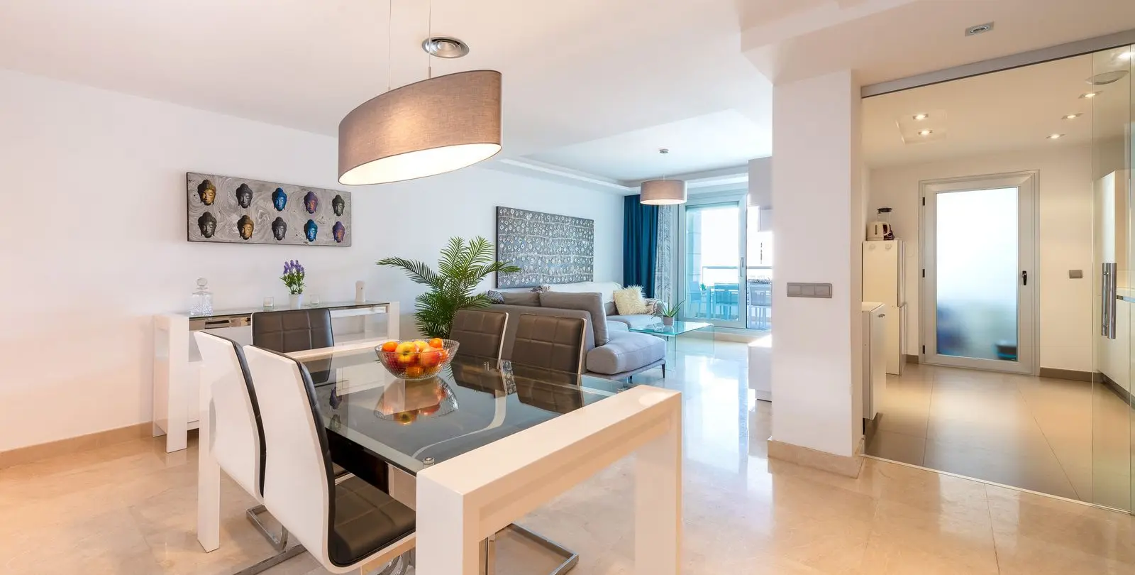 Sale of middle floor apartment in San Pedro de Alcántara 8