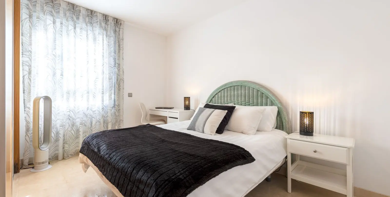 Sale of middle floor apartment in San Pedro de Alcántara 15
