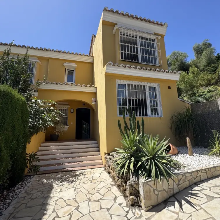 Venta de casa pareada en Calahonda