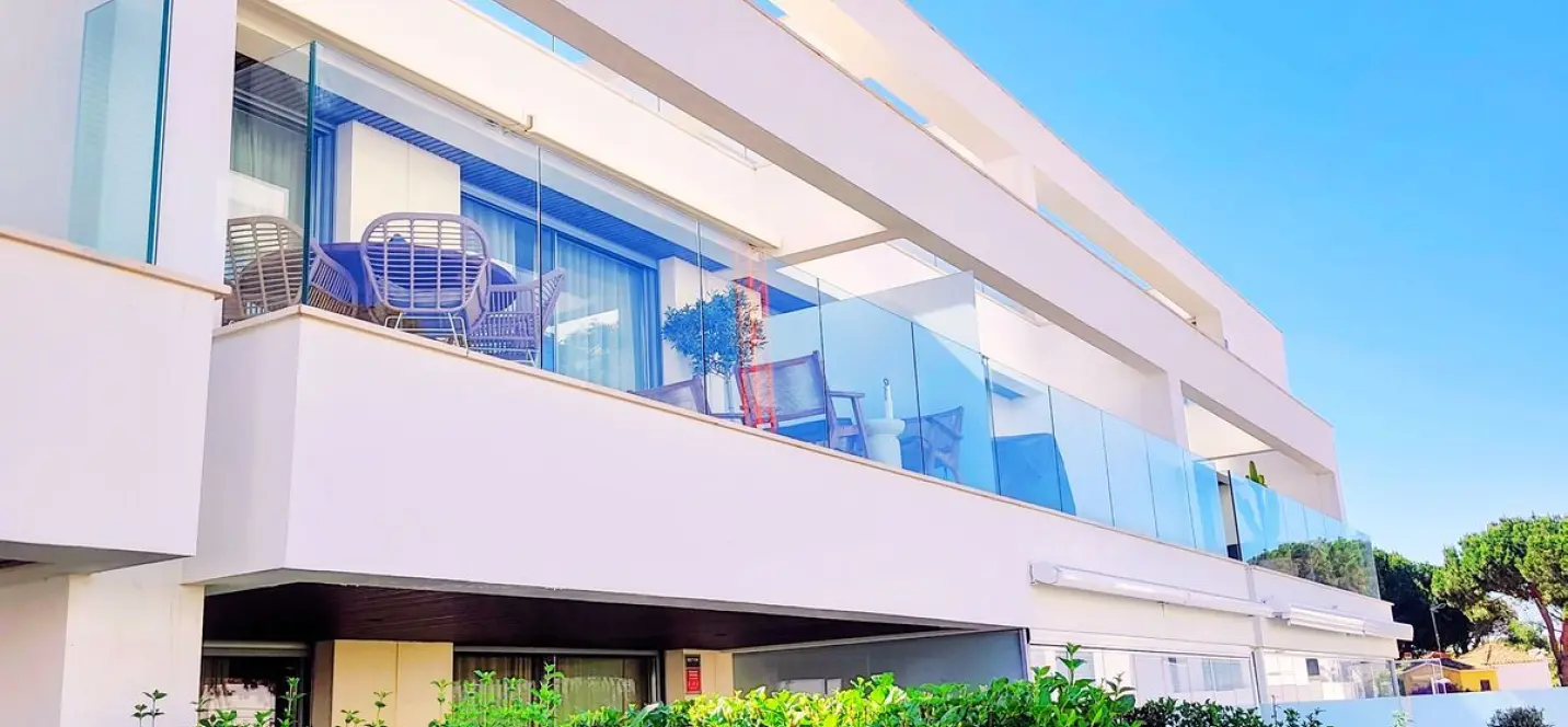 Продажа апартаментов на среднем этаже в Elviria 0