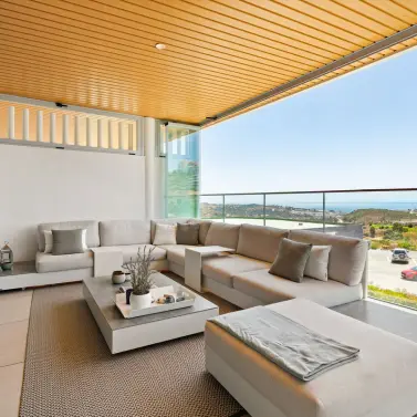 Venta de apartamento en planta media en Calanova Golf