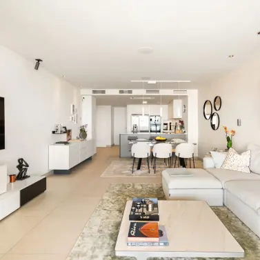 Venta de apartamento en planta media en Calanova Golf