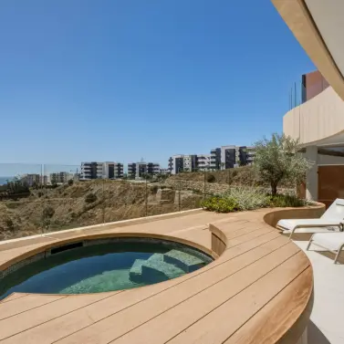 Sale of middle floor apartment in Higueron