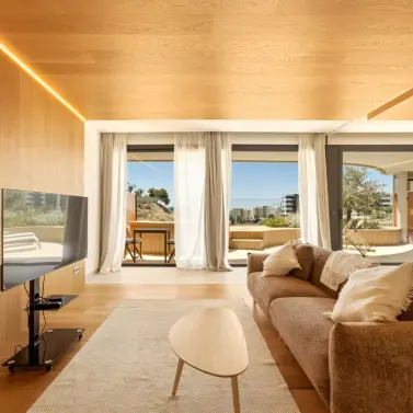 Sale of middle floor apartment in Higueron