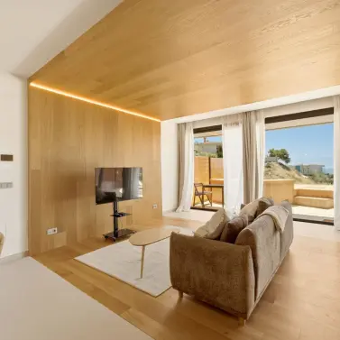 Sale of middle floor apartment in Higueron