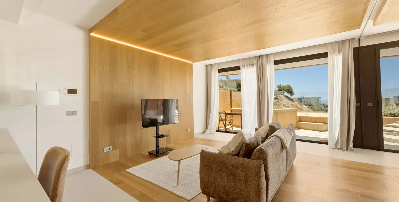 Sale of middle floor apartment in Higueron 4