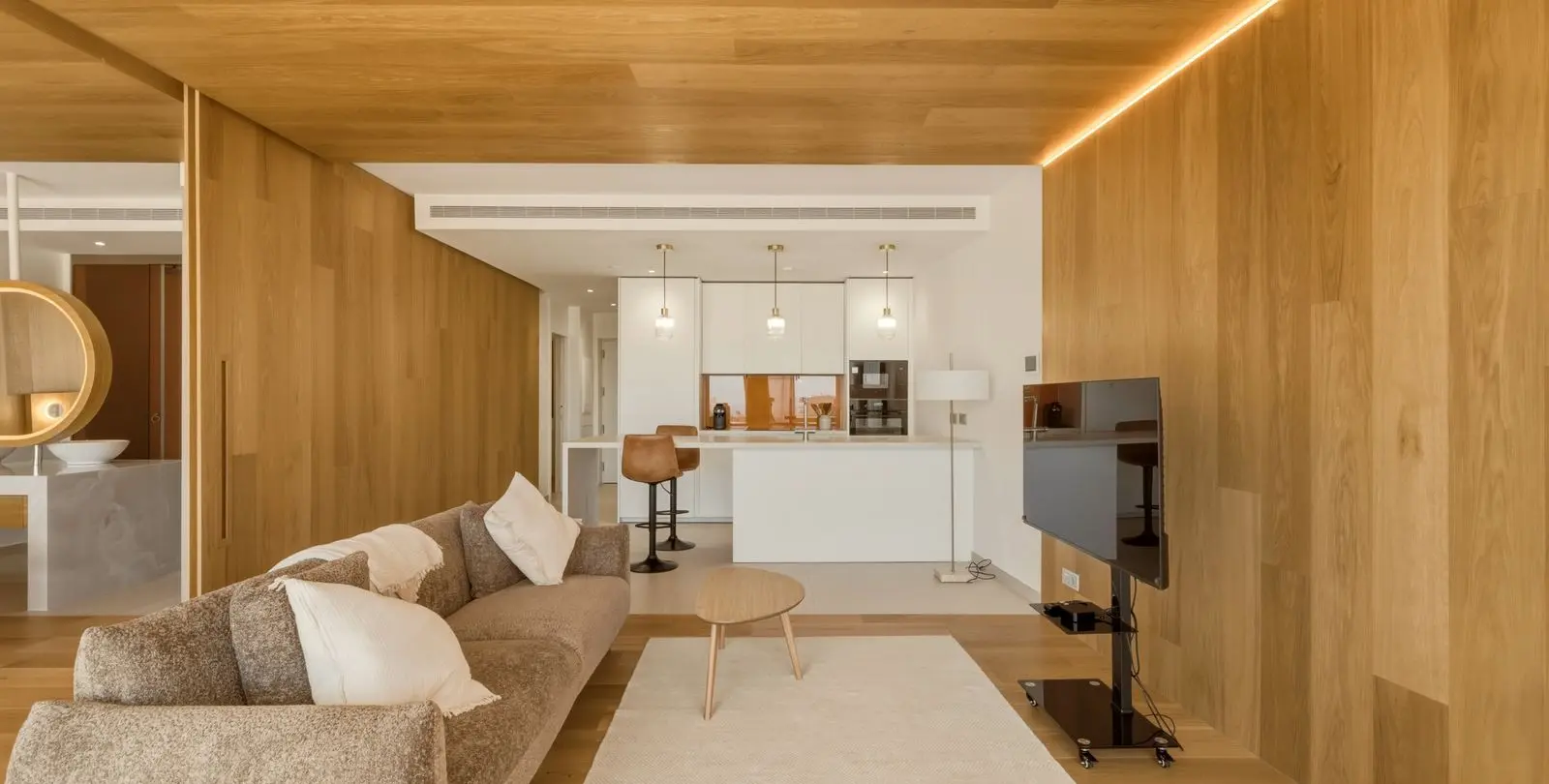 Sale of middle floor apartment in Higueron 7