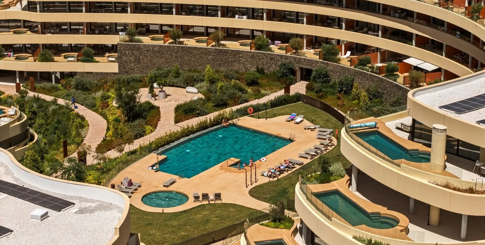 Sale of middle floor apartment in Higueron 34