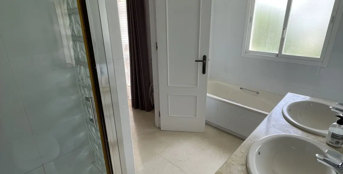 Продажа таунхауса в Estepona 24