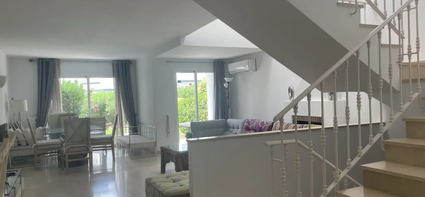 Sale of townhouse in Estepona 3