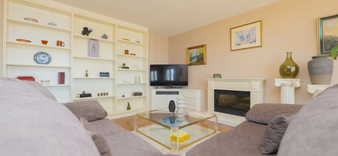 Sale of penthouse in La Carihuela 2