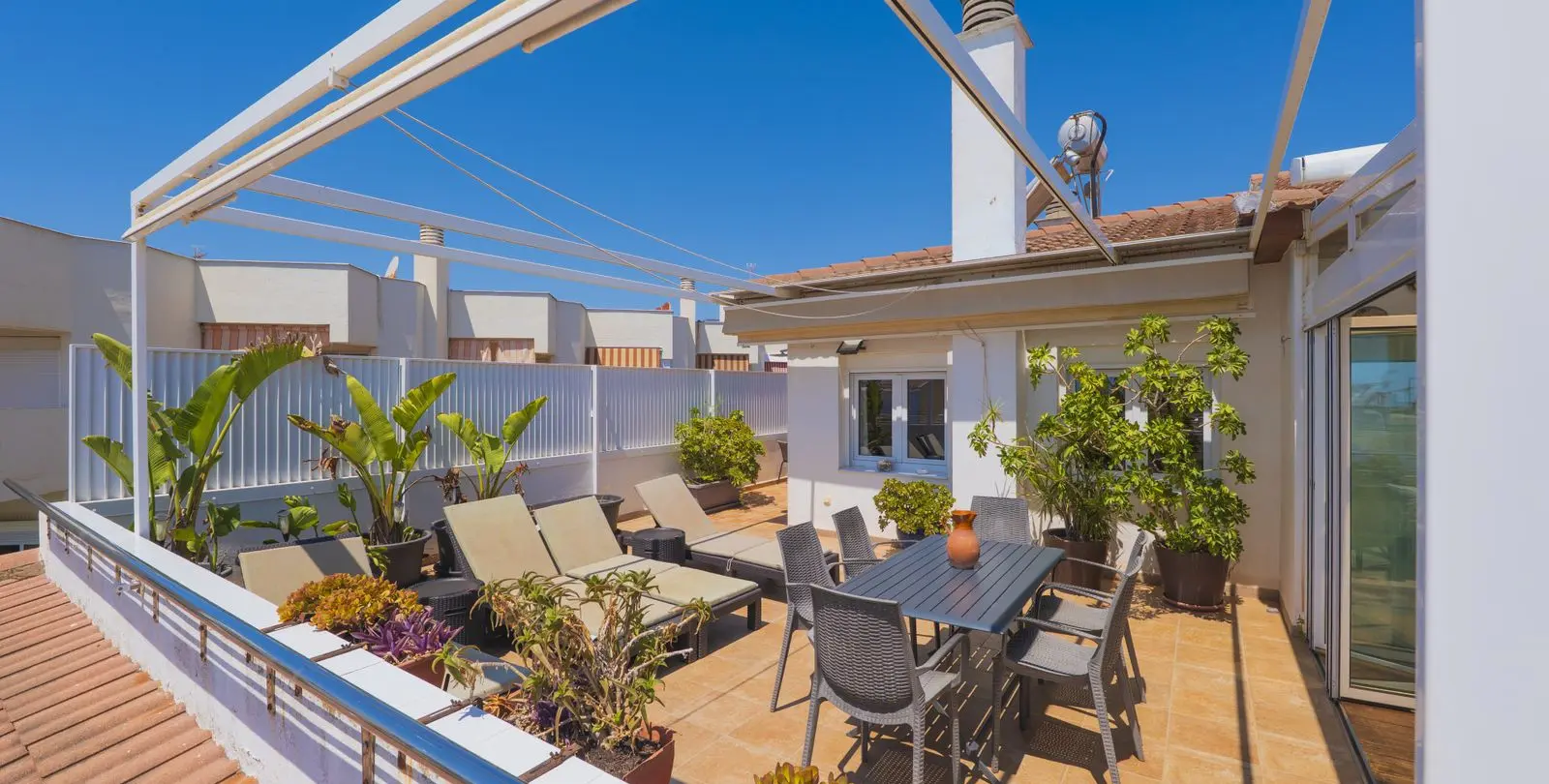 Sale of penthouse in La Carihuela 12