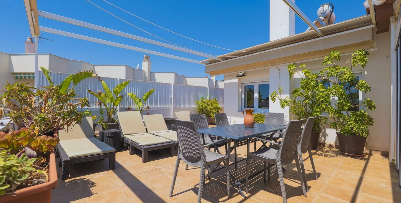 Sale of penthouse in La Carihuela 16