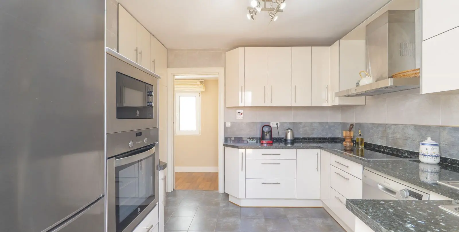 Sale of penthouse in La Carihuela 23