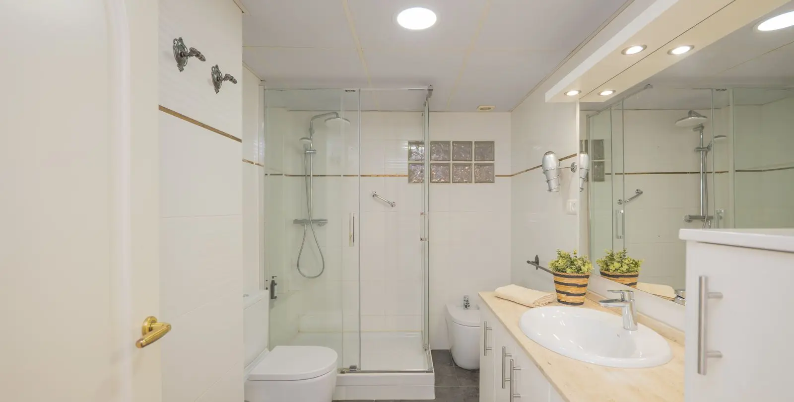 Sale of penthouse in La Carihuela 33