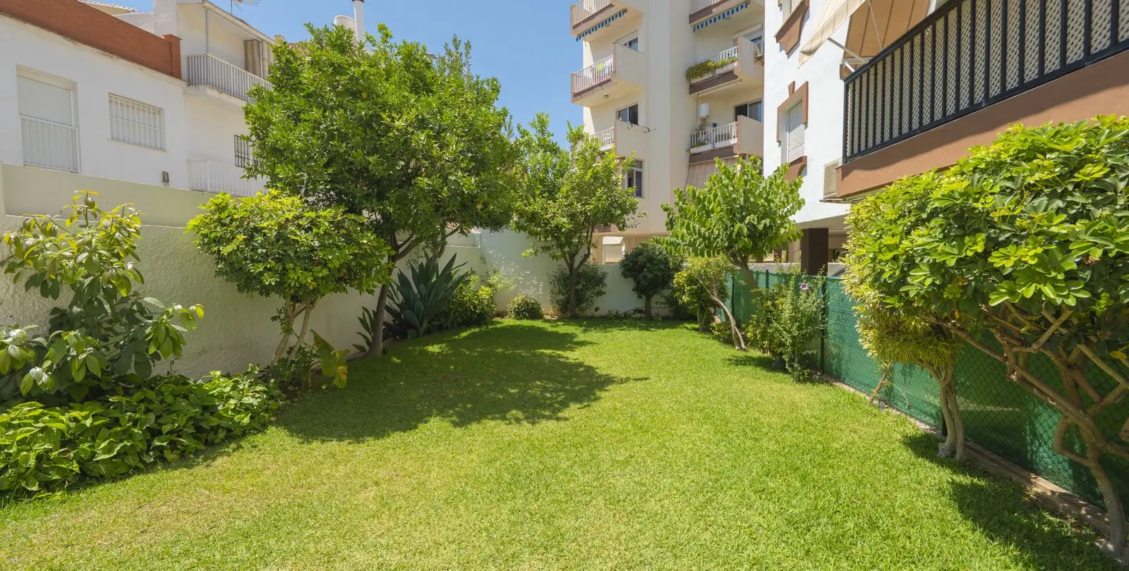 Sale of penthouse in La Carihuela 37
