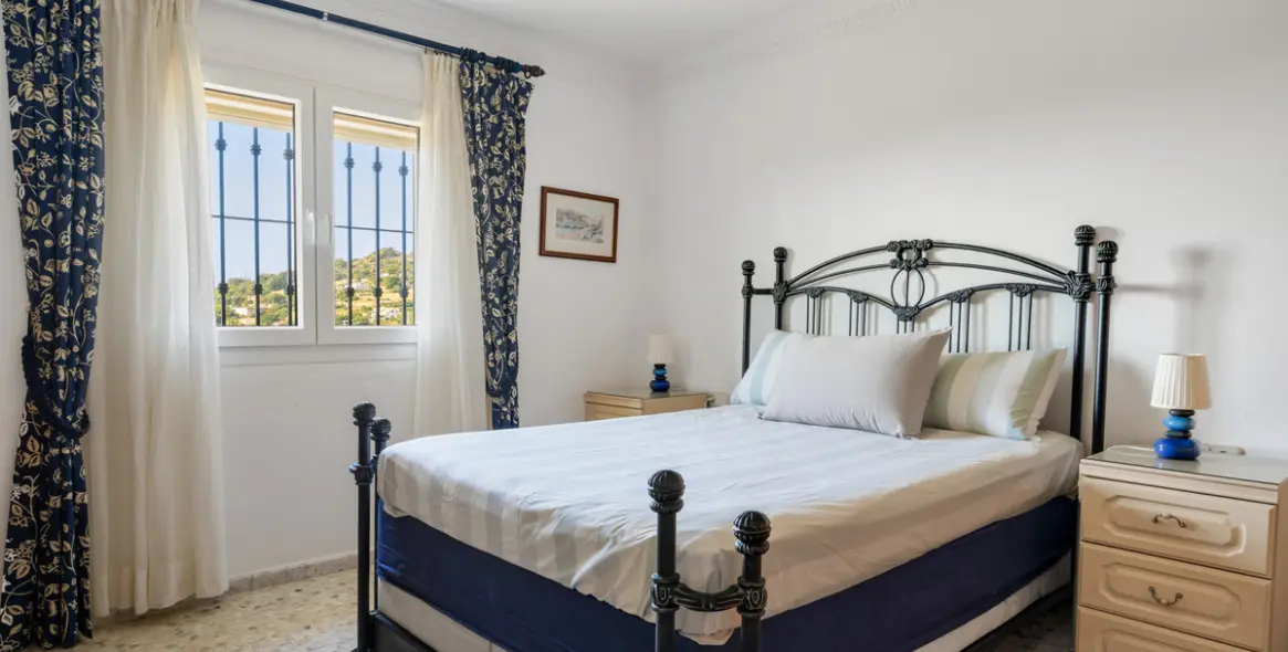 Продажа  отдельно стоящей виллы в Estepona 31