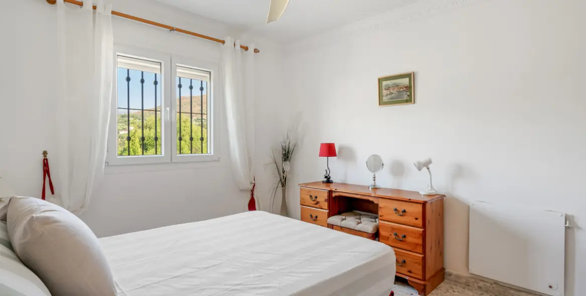 Продажа  отдельно стоящей виллы в Estepona 32