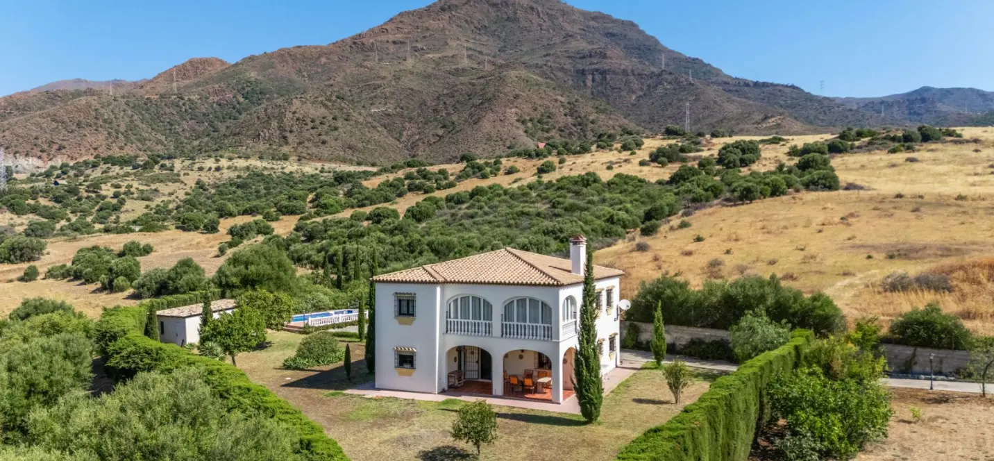 Venta de villa independiente en Estepona 0