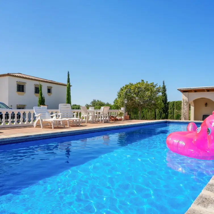 Venta de villa independiente en Estepona
