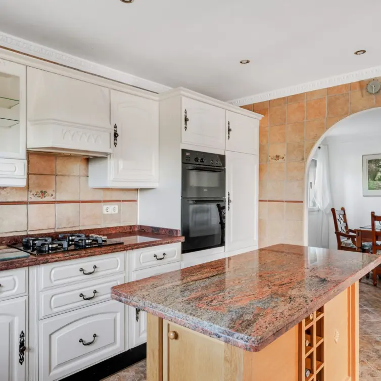 Venta de villa independiente en Estepona