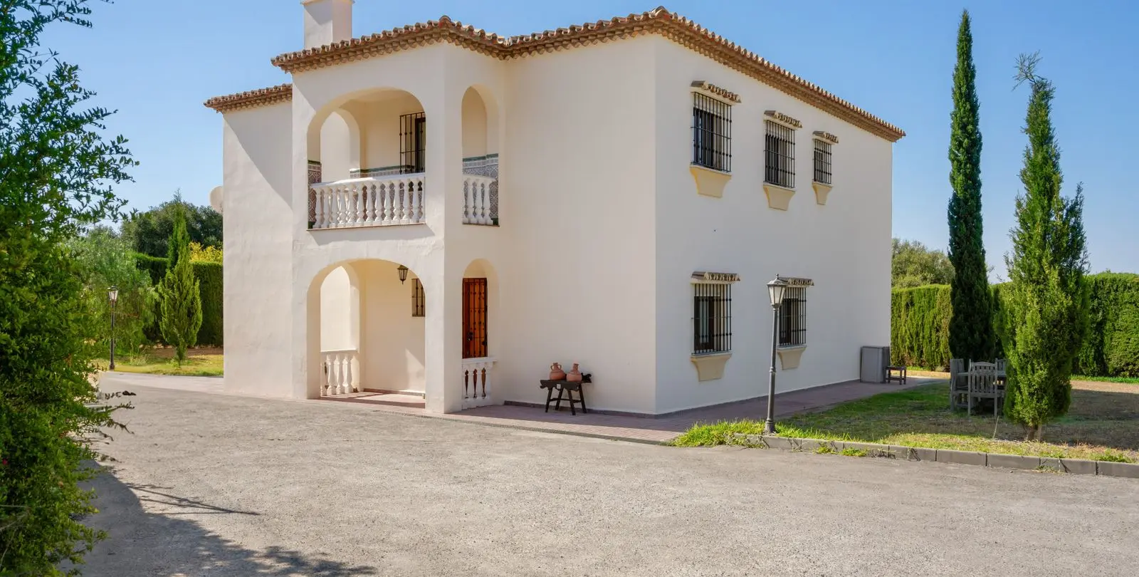 Sale of detached villa in Estepona 5