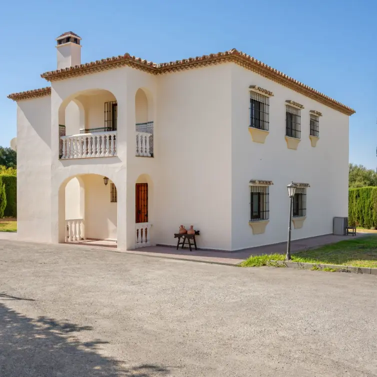 Venta de villa independiente en Estepona