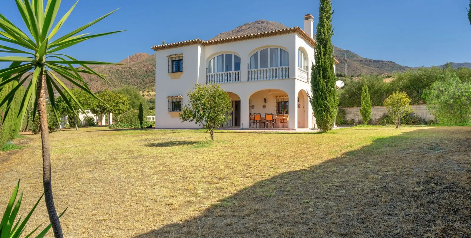 Sale of detached villa in Estepona 7