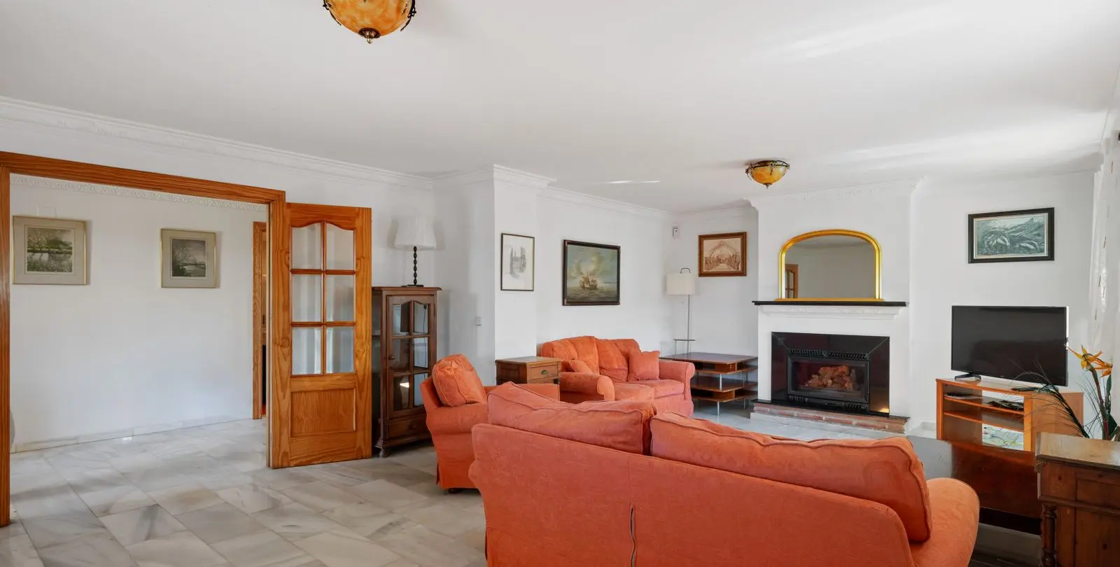 Sale of detached villa in Estepona 8