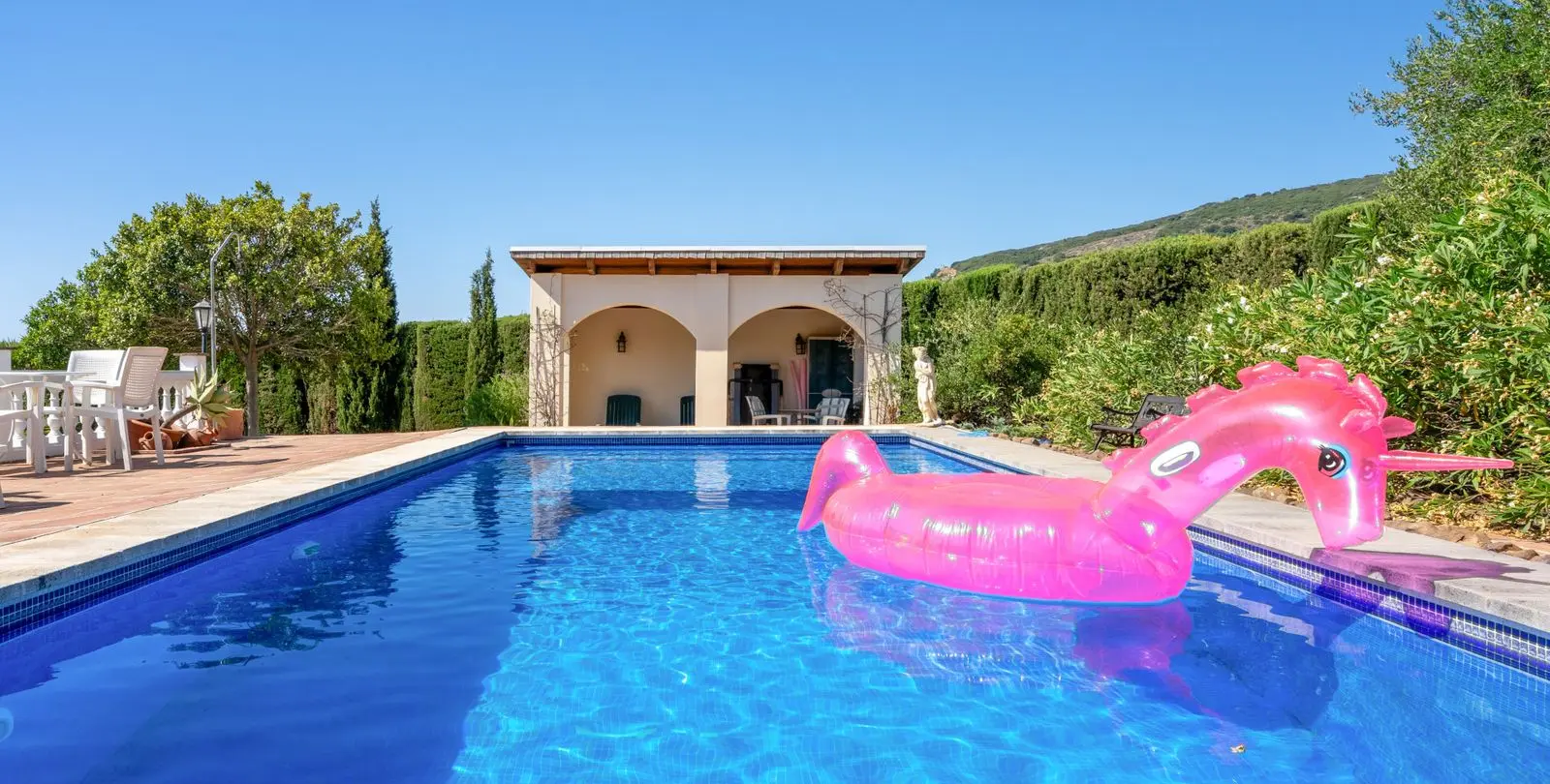 Sale of detached villa in Estepona 11