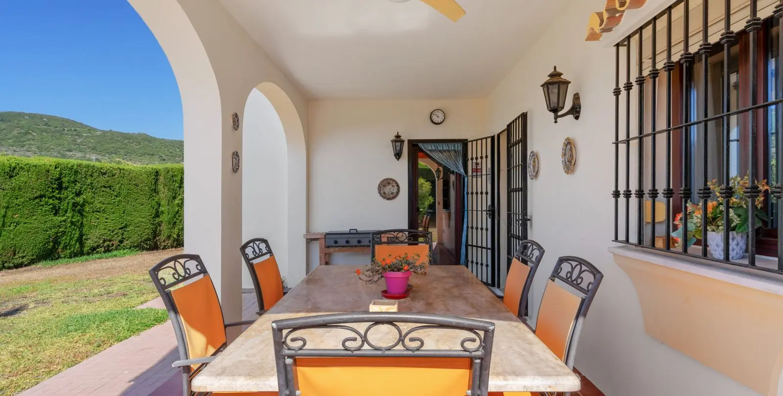 Sale of detached villa in Estepona 15