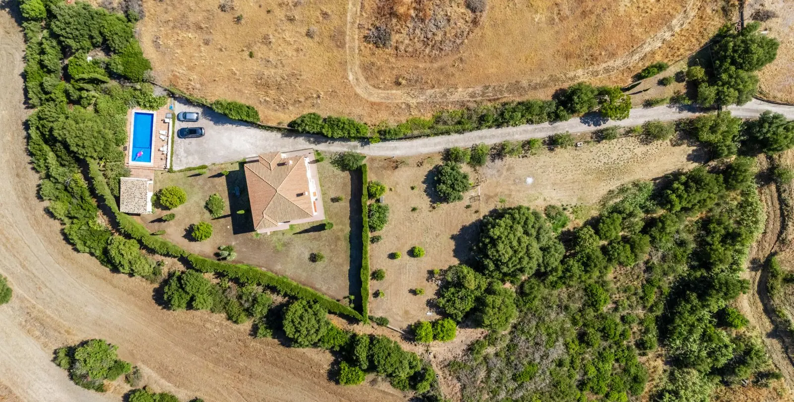 Sale of detached villa in Estepona 24