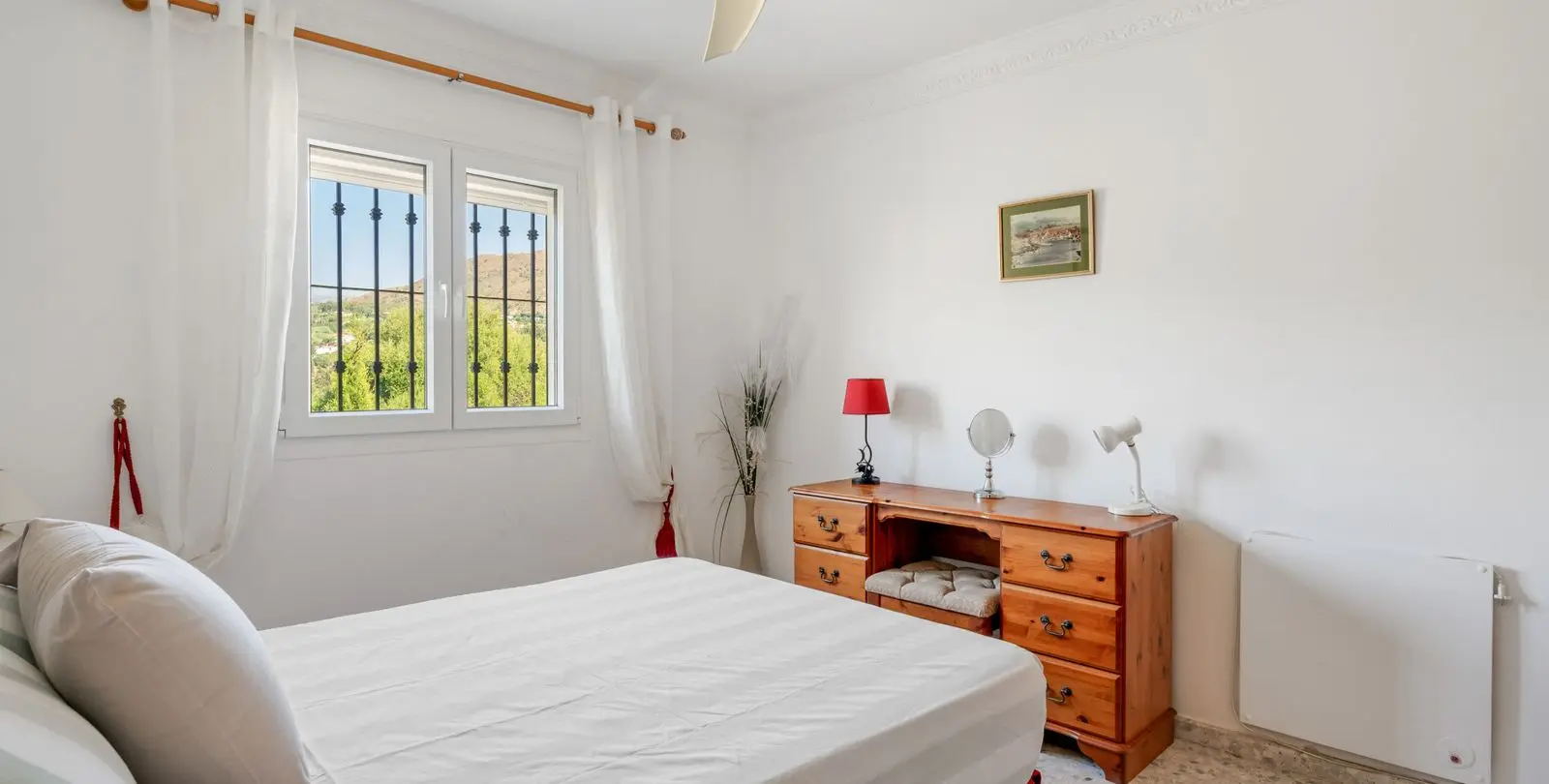 Sale of detached villa in Estepona 32