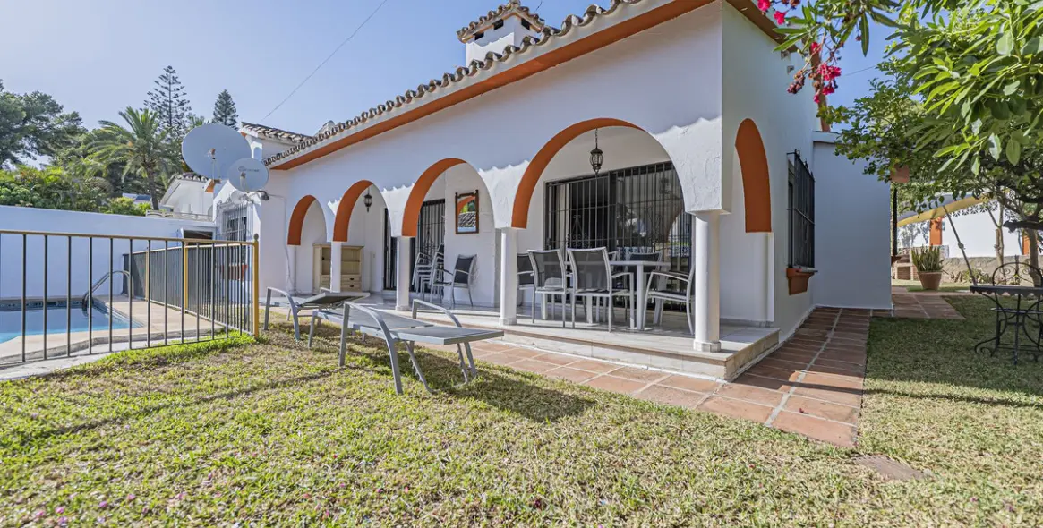 Venta de villa independiente en Nueva Andalucía 2
