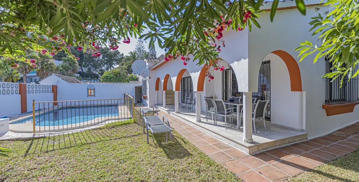 Venta de villa independiente en Nueva Andalucía 10