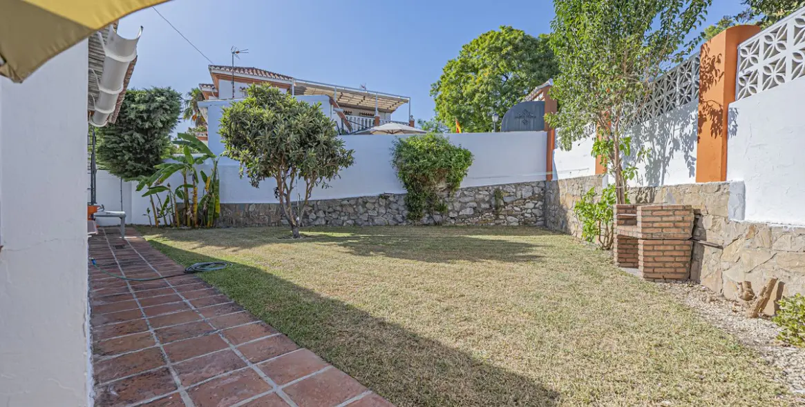Venta de villa independiente en Nueva Andalucía 17