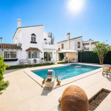Venta de villa independiente en Atalaya
