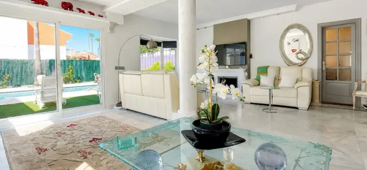 Venta de villa independiente en Atalaya 3