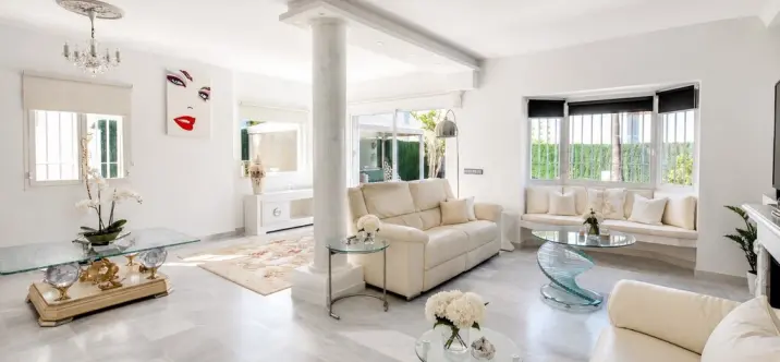 Venta de villa independiente en Atalaya 4