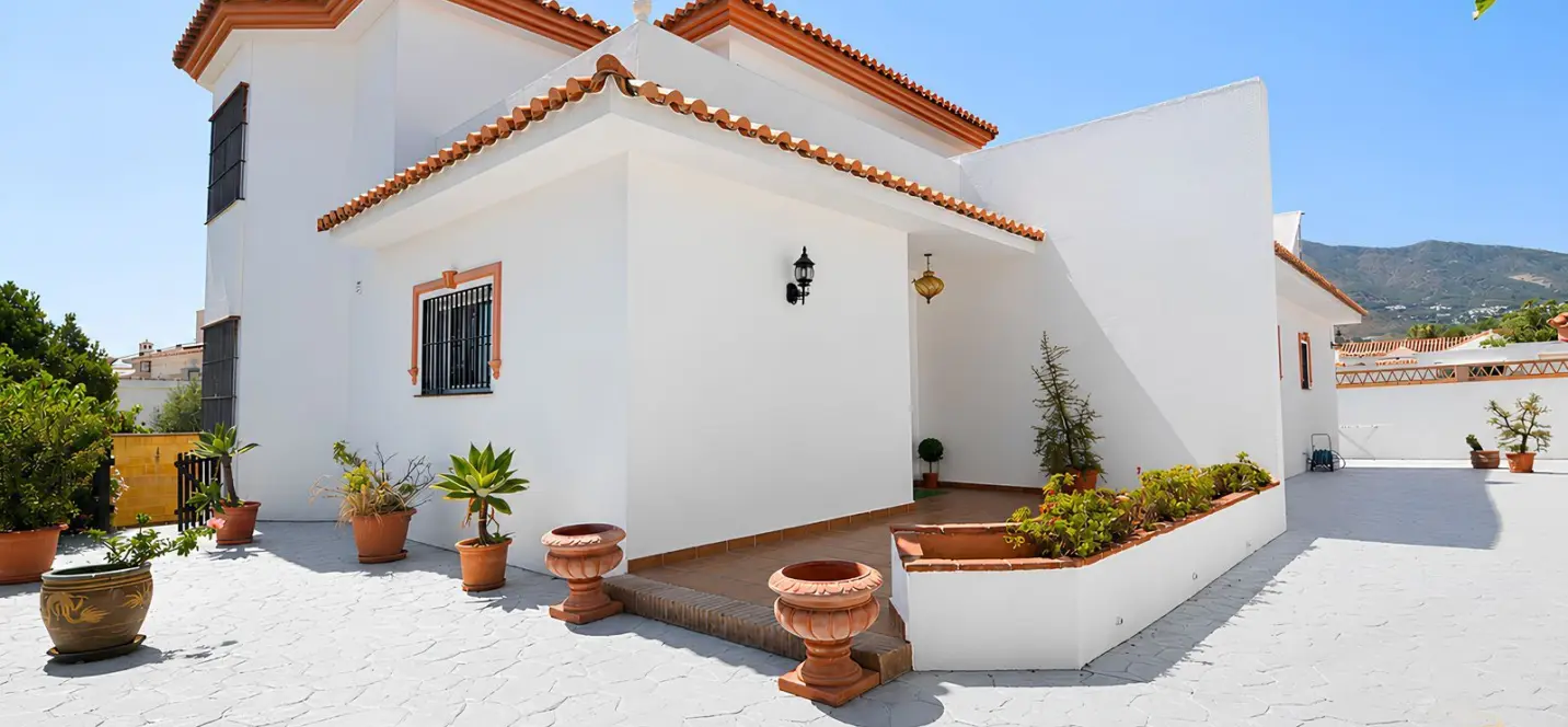 Sale of detached villa in Mijas 1
