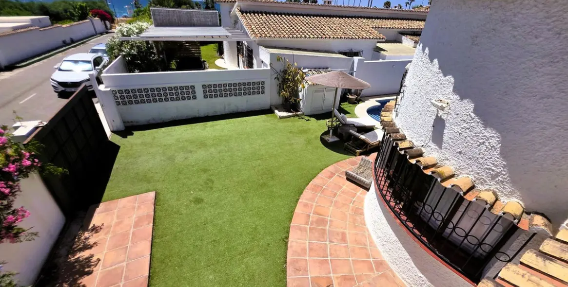 Sale of detached villa in Estepona 6