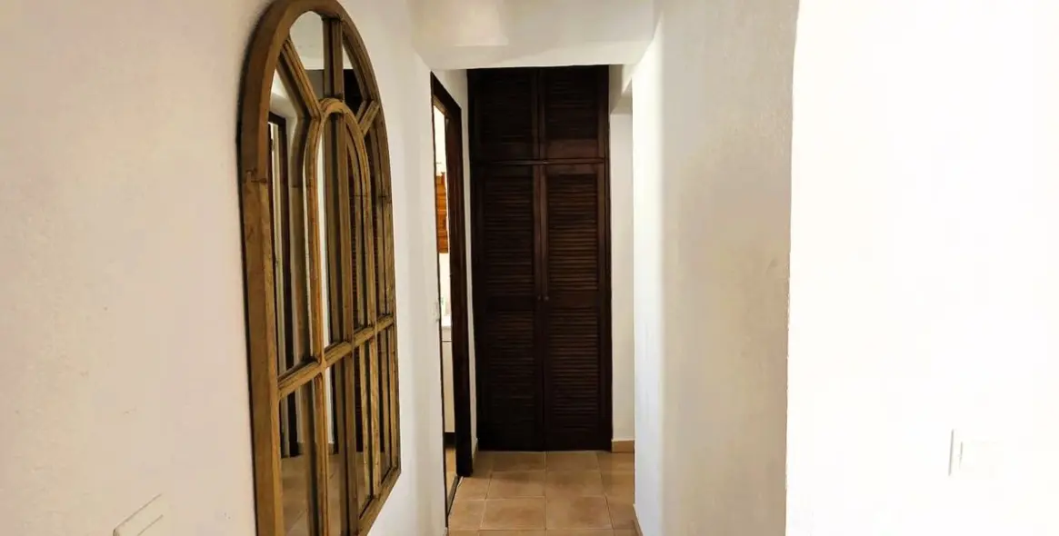 Sale of detached villa in Estepona 16