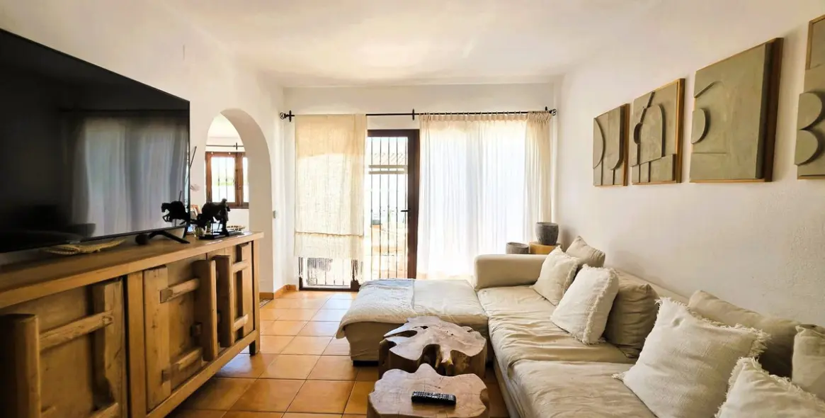 Sale of detached villa in Estepona 22