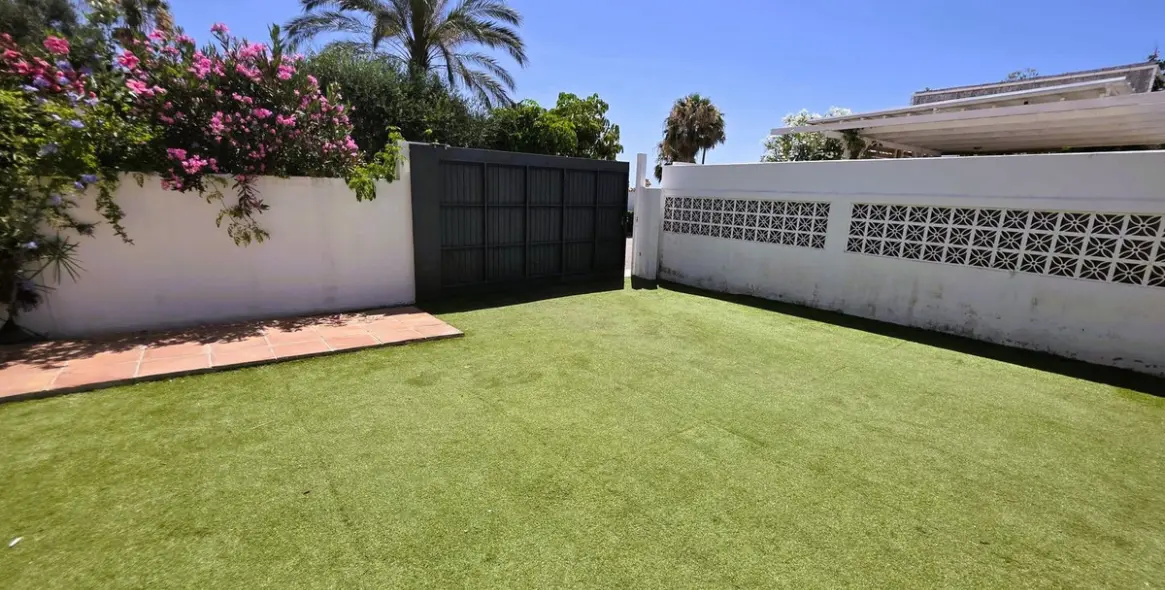 Sale of detached villa in Estepona 49