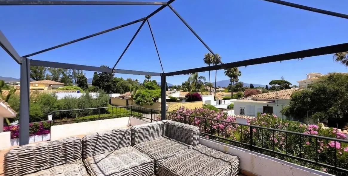Sale of detached villa in Estepona 70