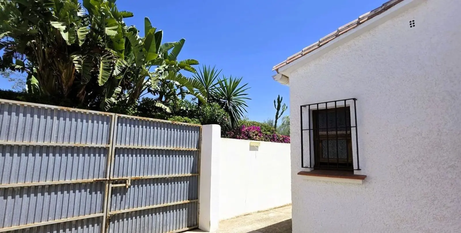 Sale of detached villa in Estepona 4