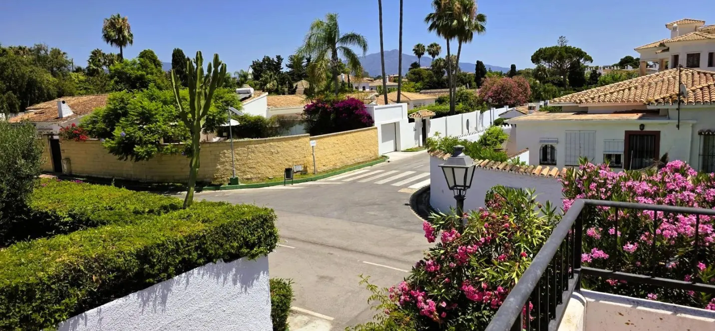 Sale of detached villa in Estepona 4