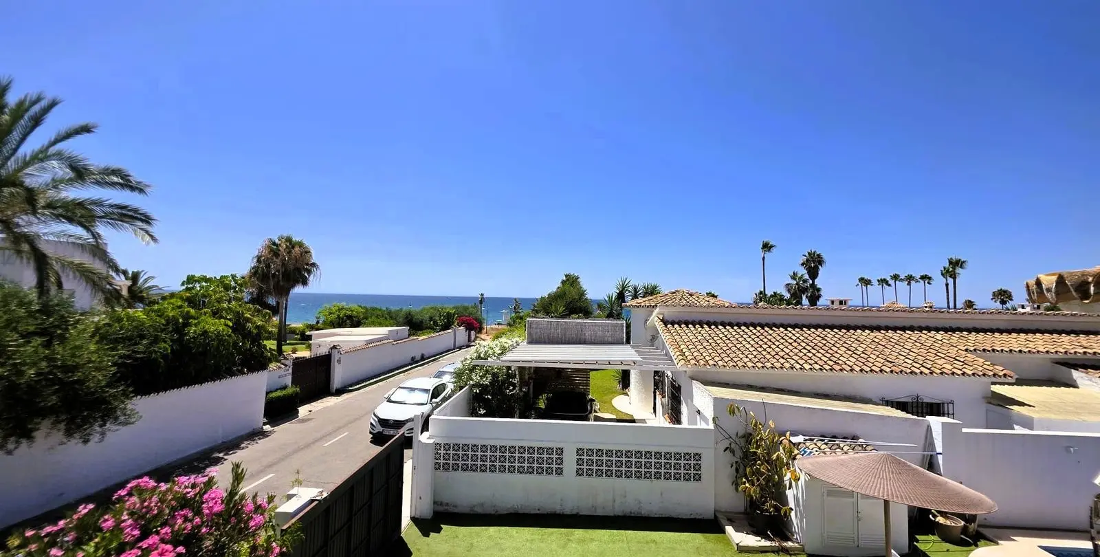 Sale of detached villa in Estepona 10