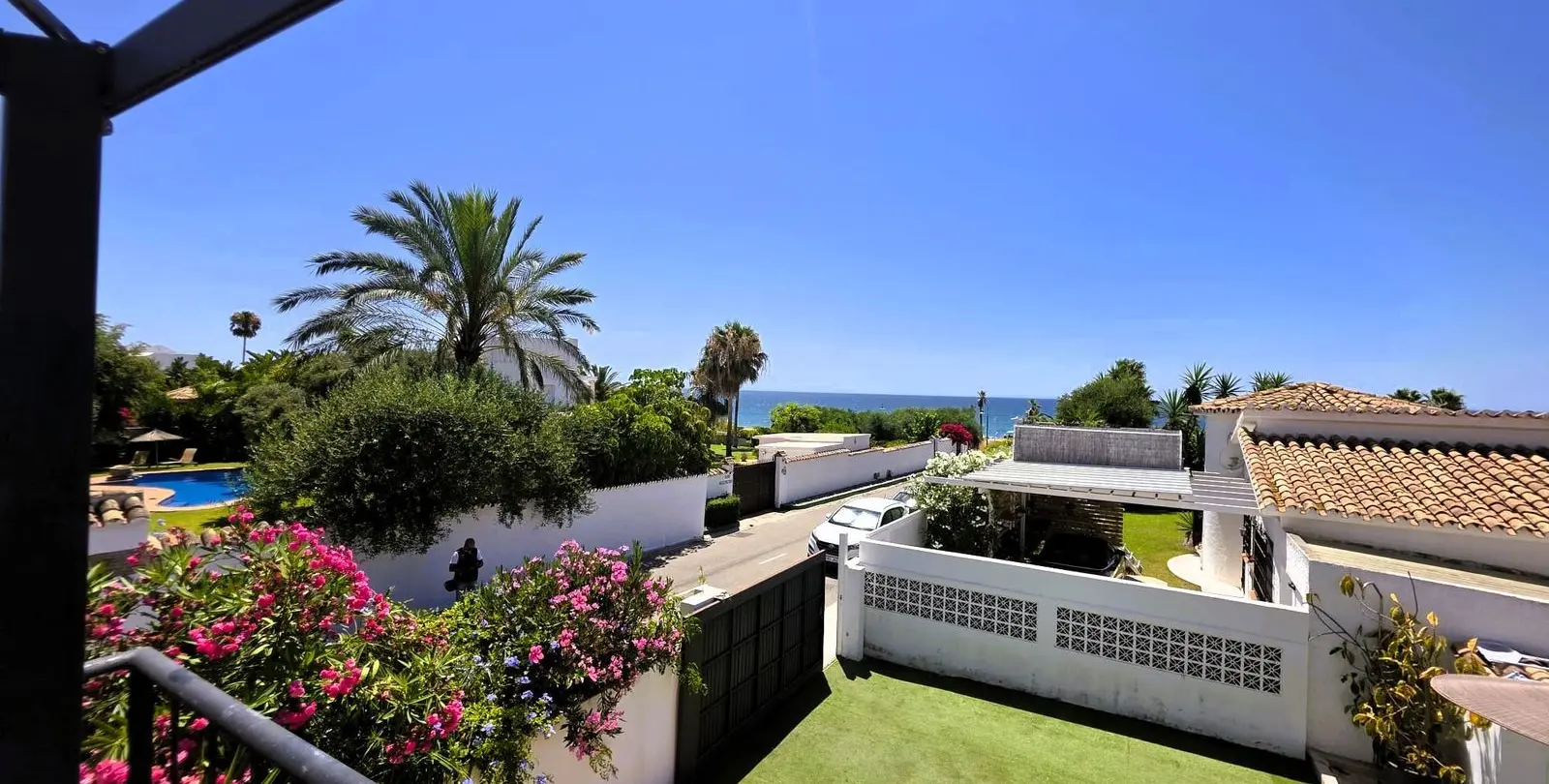 Sale of detached villa in Estepona 13